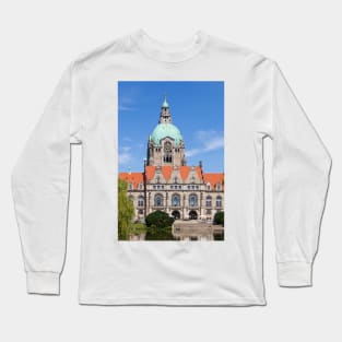 New Town Hall in Maschpark am Maschteich, Hanover, Lower Saxony, Germany Long Sleeve T-Shirt